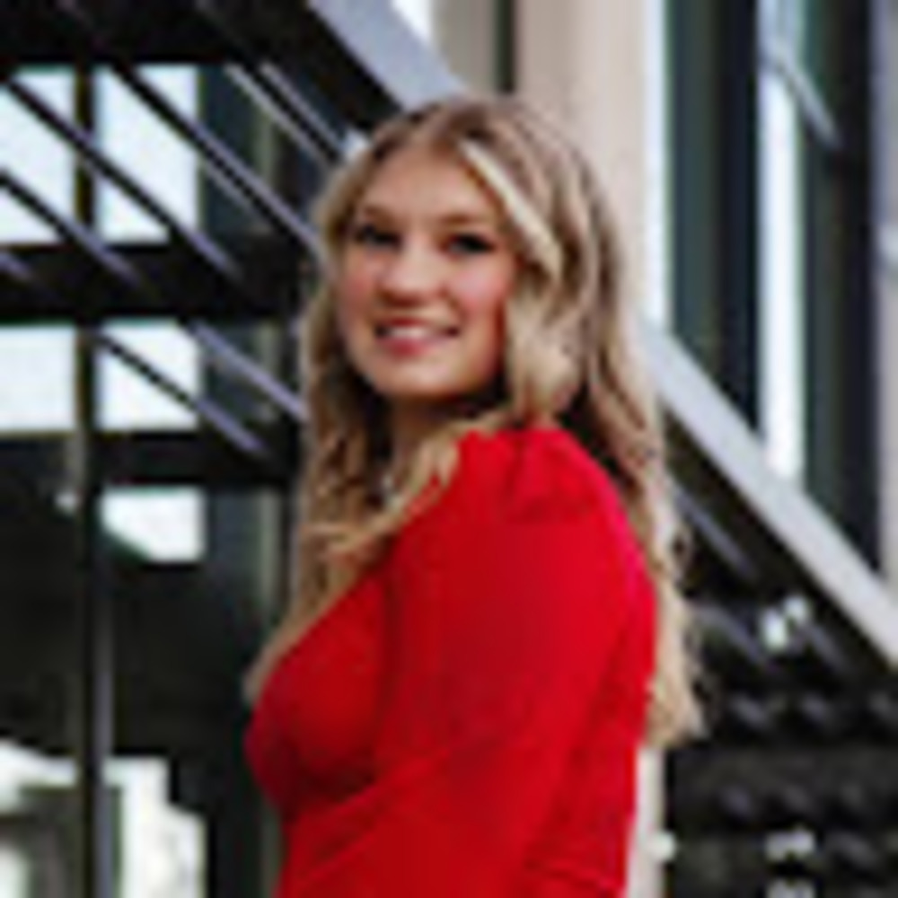 Meet your Posher, Nicole